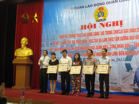 Hội nghị tổng kết phong trào “Lao động sáng tạo” giai đoạn 2007 - 2012, LĐLĐ Quận Long Biên